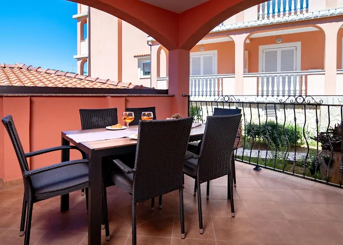 Mistral-1 By Interhome Lejlighed Lopar