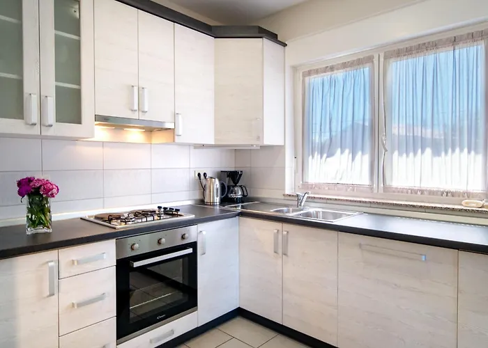 Mistral-1 By Interhome Lejlighed