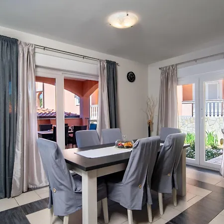 Mistral-1 By Interhome