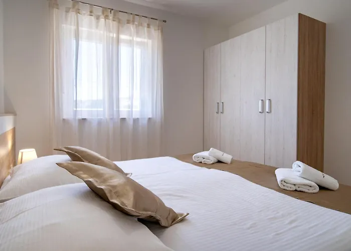 Appartamento Mistral-1 By Interhome