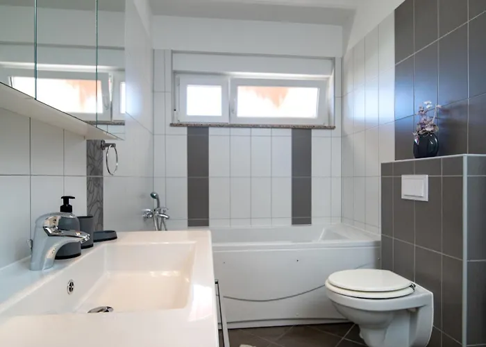 Mistral-1 By Interhome Appartamento *